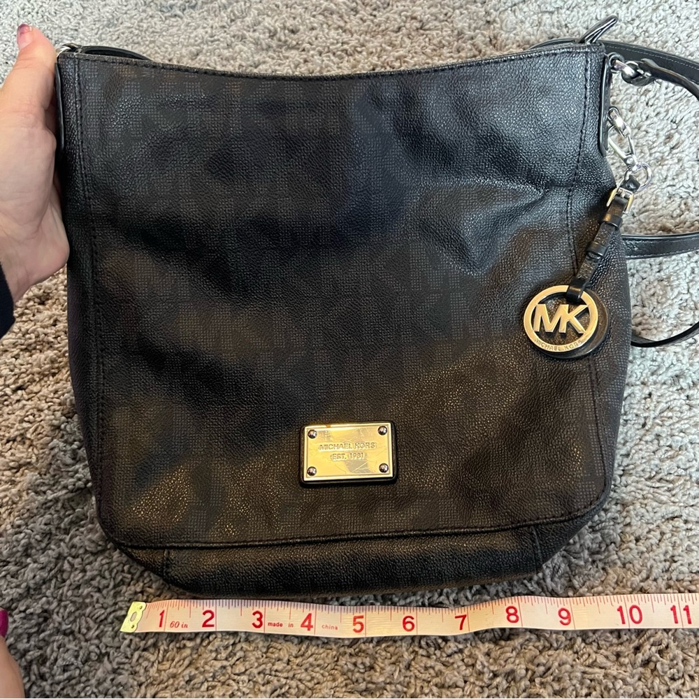 black michael kors purse
